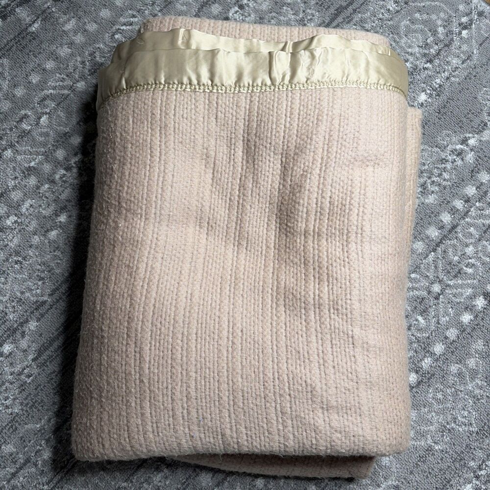 Vintage King JC Penney Satin Trim Waffle Weave Blanket Thermal Beige USA 102”